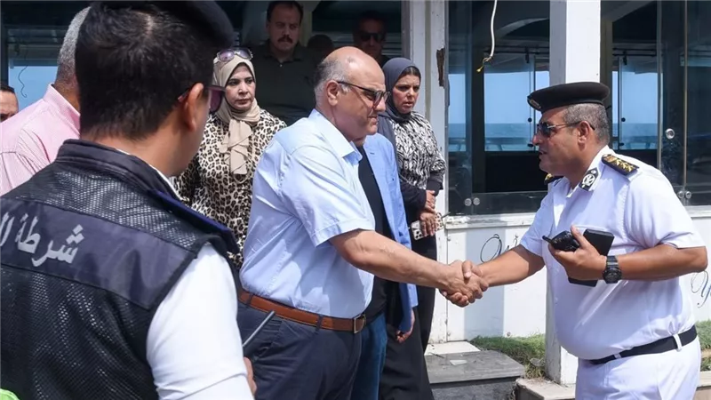 محافظ الإسكندرية يتابع إزالة منشأة بطريق الكورنيش بمنطقة سبورتنج عقب انتهاء تعاقدها