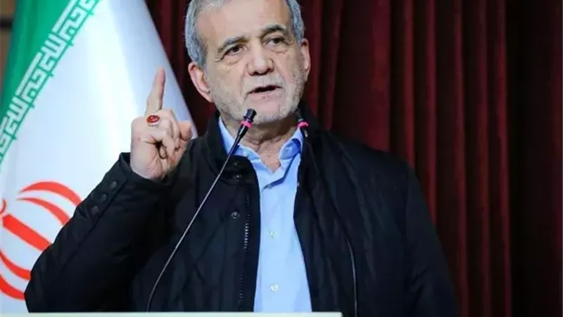 الرئيس الإيراني: لدينا مشكلات كثيرة في طهران ونرحب بمن يستطيع حلها
