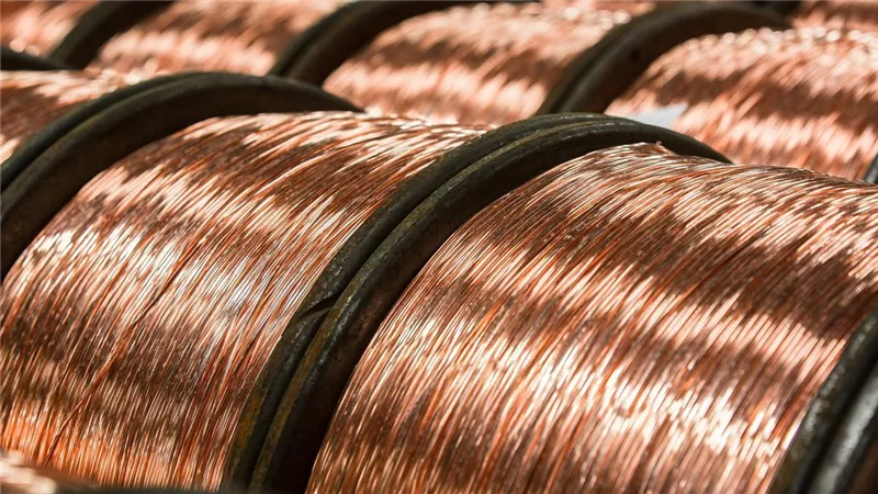 النحاس يعوض خسائره في بورصة لندن ويصل لـ14,421دولاراً للطن.. ماذا يحدث بسوق المعادن؟