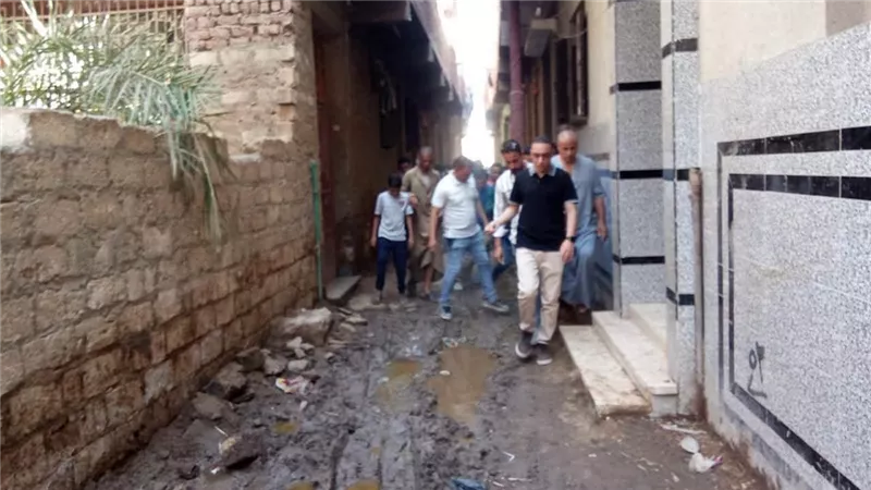 12 سيارة لسحب المياه الجوفية بقرية منسافيس.. وتحرك عاجل من محافظة المنيا
