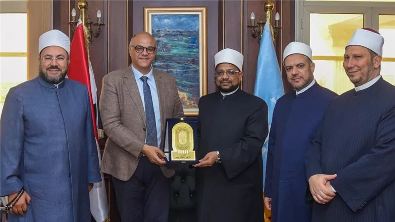 محافظ الإسكندرية يستقبل الأمين العام لمجمع البحوث الإسلامية خلال زيارته للمحافظة
