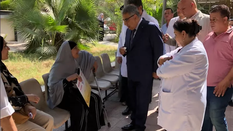 محافظ الدقهلية يتابع الخدمة الصحية ميدانيًا.. جولة مفاجئة بمستشفى المنصورة التخصصي
