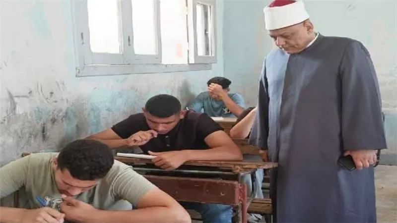 رئيس منطقة البحيرة يتابع امتحانات الدور الثاني للشهادة الثانوية الأزهرية