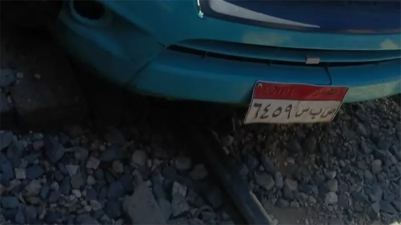 قطار بضائع يصطدم بسيارة نقل على مزلقان كوم يعقوب في قنا