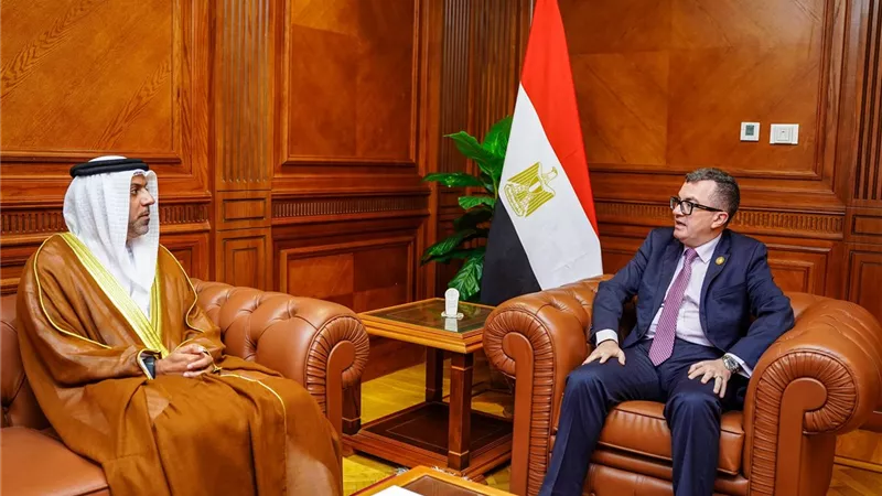 وزير التخطيط والسفير الإماراتي بالقاهرة يبحثان دعم العلاقات الاقتصادية والتعاون المشترك