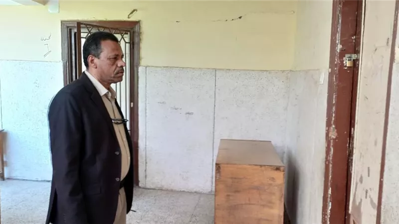 لتغيبهم عن العمل.. إحالة 34 معلمًا بمدرسة المحطة الابتدائية إلى الشئون القانونية في قنا