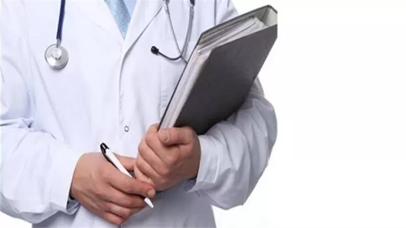 1400 طبيب خارج رغباتهم.. سؤال برلماني يطالب الصحة بكشف معايير حركة النيابات