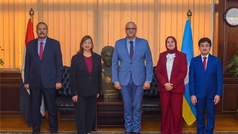 توأمة وأسبوع ثقافي واستثمارات.. تفاصيل لقاء محافظ الإسكندرية مع سفيرة الفلبين