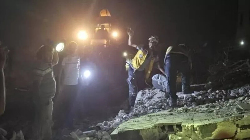 سوريا: 3 قتلى و6 مصابين بينهم أطفال جراء انفجار منزل في ريف إدلب