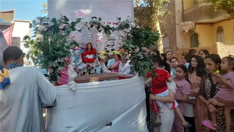 15 يومًا من الصوم تنتهي.. أقباط المنيا يحتفلون بعيد السيدة العذراء مريم
