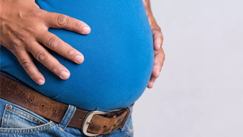لا تركز على الممنوعات.. 5 أطعمة تساعدك على التخلص من الكرش