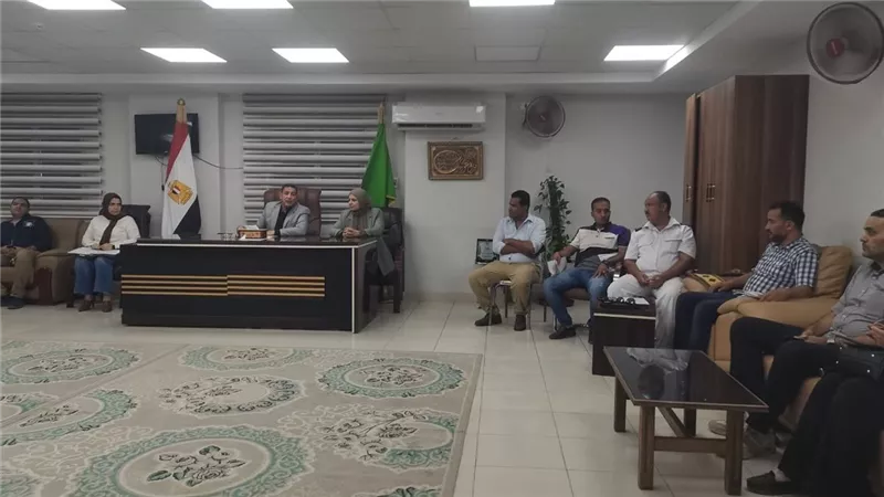 الشيمي يوجه بتسريع التصالح وحسم مخالفات المتغيرات المكانية في إبشواي