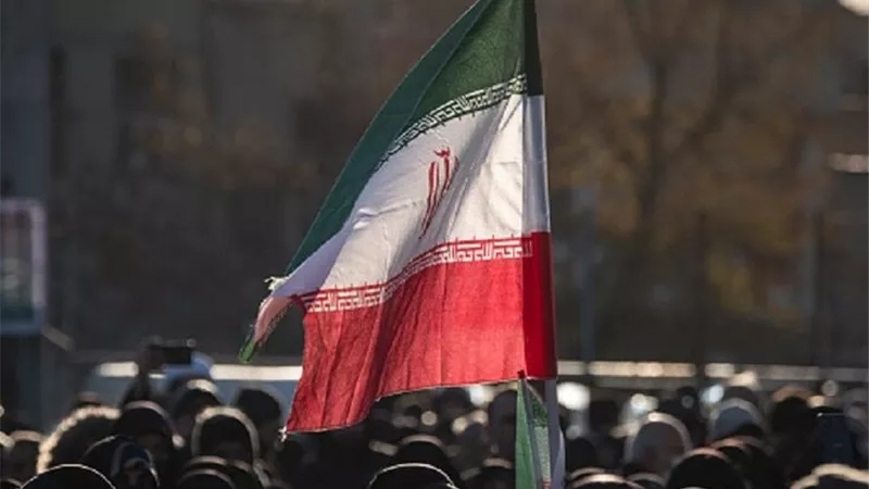 إيران لدول الجوار: لن تخرج قطرة نفط من مضيق هرمز إذا شاركتم بالحرب الاقتصادية