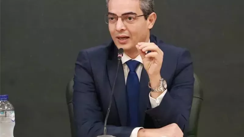 تصاعد الخلاف بين طارق سعدة وشريف عامر بشأن الصفة القانونية وعضوية نقابة الإعلاميين