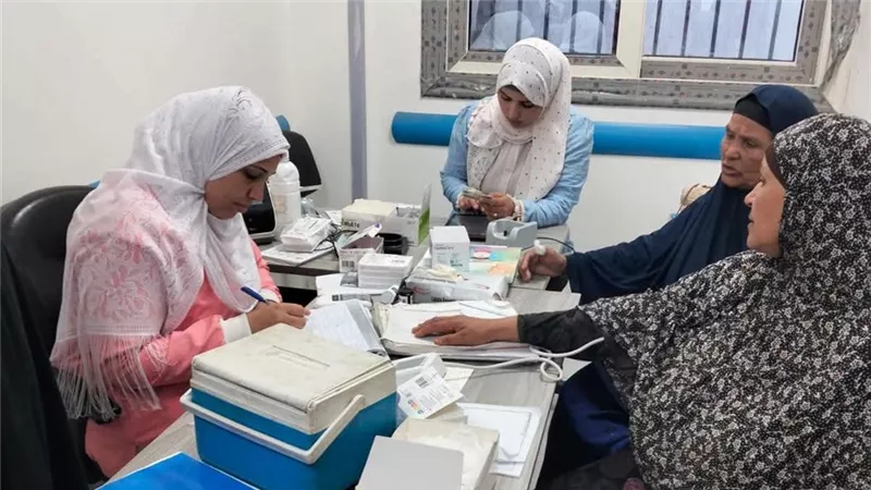 لليوم التاسع عشر.. استمرار مبادرة 100 يوم صحة في بني سويف