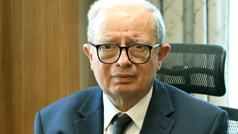 لجذب الاستثمارات الأجنبية.. نائب رئيس الوزراء يبحث مستجدات مشروع 