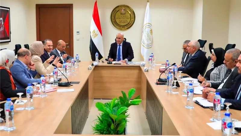 قبل بدء الدراسة.. توجيهات عاجلة من وزير التعليم بشأن صيانة المدارس وتجهيز المقاعد