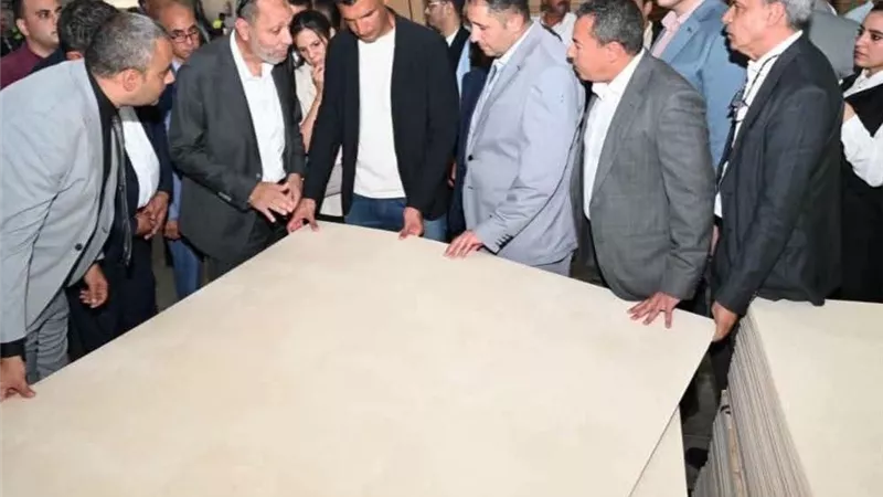 وزير الصناعة: الوزارة تضع ملف مكافحة هجرة العمالة على رأس أولوياتها