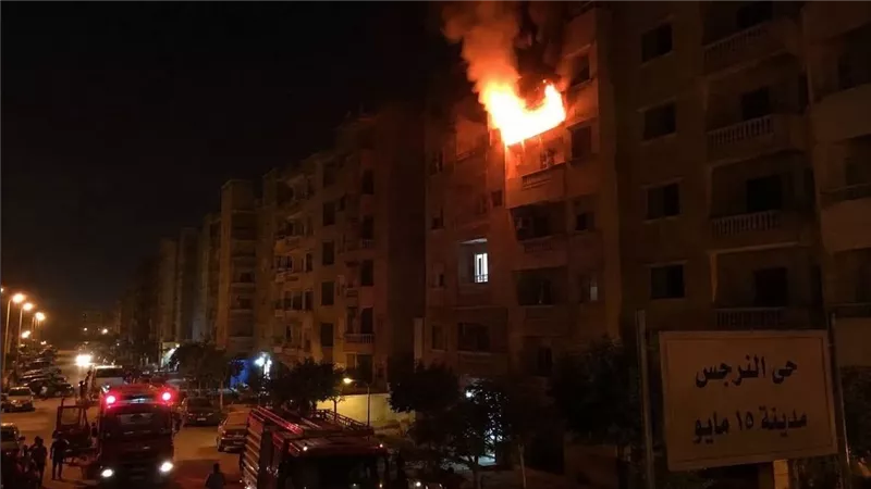 بسبب خلافات عاطفية.. سيدة تحرق شقة زوجها العرفي بـ15 مايو