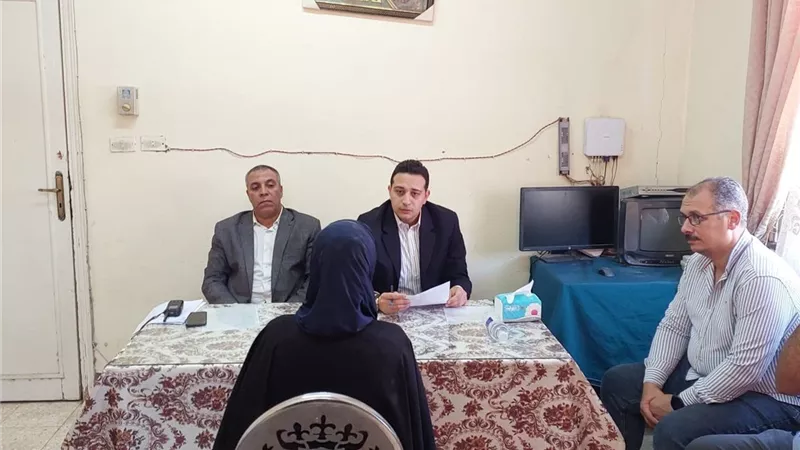 نائب محافظ الفيوم يبحث 42 طلبا وشكوى خلال لقاء لخدمة المواطنين بقرية سيلا