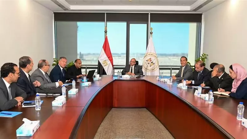 وزير الاستثمار يبحث مشروع إيثانول حيوي من مخلفات قصب السكر باستثمارات 278 مليون دولار