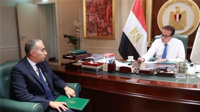 وزير الصحة يبحث مع سفير مصر لدى أوغندا سبل التعاون بين البلدين