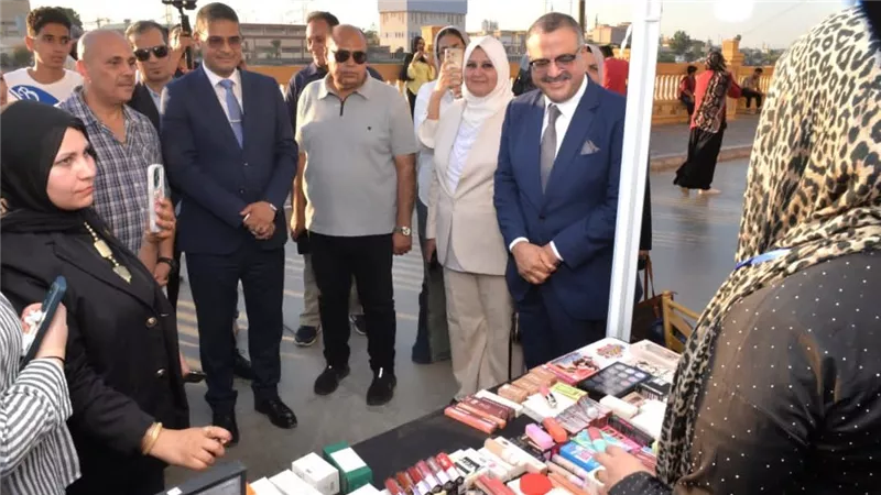 بالصور.. افتتاح بازار 