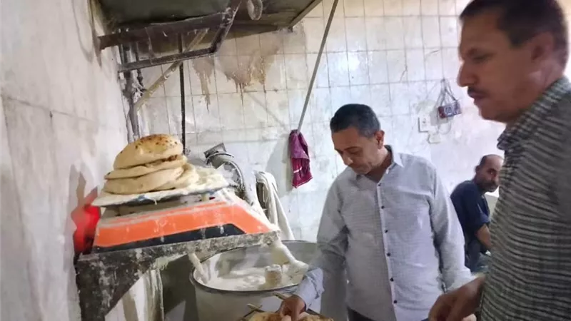حملات مكثفة على أسواق المنيا تضبط 298 مخالفة و259 زجاجة زيت تمويني
