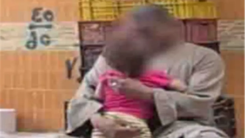 «تم اجتزاؤه بصورة مسيئة».. الأمن يكشف حقيقة فيديو حارس عقار وطفلة