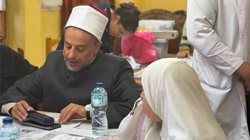 أوقاف الإسماعيلية تشارك نزلاء دار المسنين فرحتهم بالمولد النبوي الشريف 