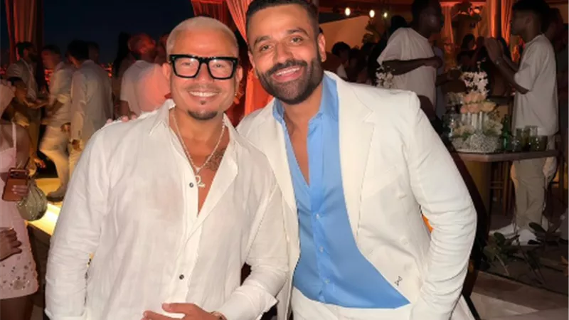 في أجواء صيفية بالساحل الشمالي.. عمر السعيد برفقة عمرو دياب في أحدث ظهور لهما