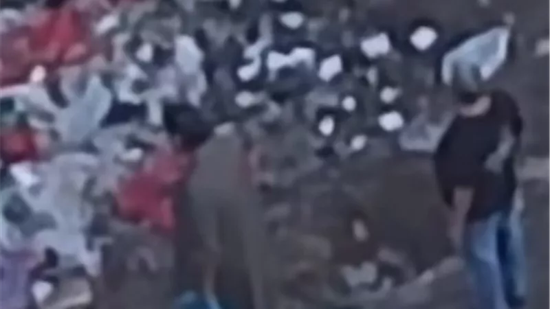 ابن يُلقي والدته المسنة في مقلب قمامة بشبرا الخيمة.. والأمن يفحص فيديو الواقعة
