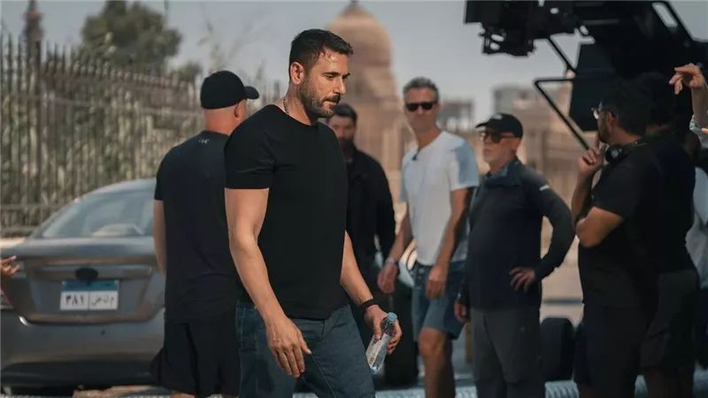 فركش.. أحمد عز يعلن انتهاء تصوير مسلسل الأمير ويروج له 