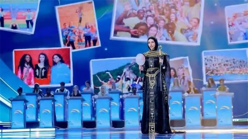 طالبة جامعة عين شمس تحصد المركز الأول عالميًا في المسابقة الدولية لجسر اللغة الصينية