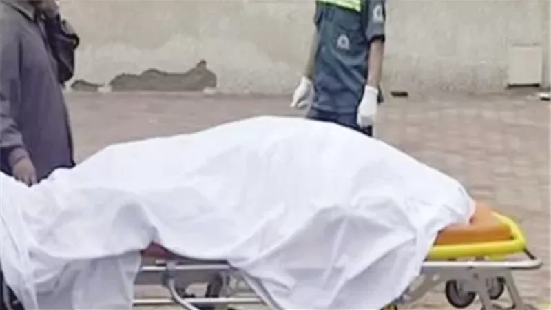 بسبب إدمانه وسرقة أموال وغلال المنزل.. موظف ينهي حياة نجله بسوهاج