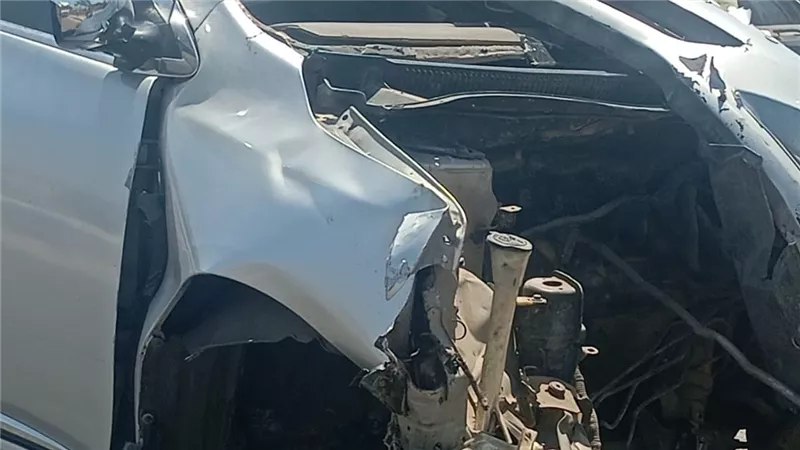 تصادم مروع في سوهاج.. إصابة شخصين بحادث أعلى كوبري الروافع
