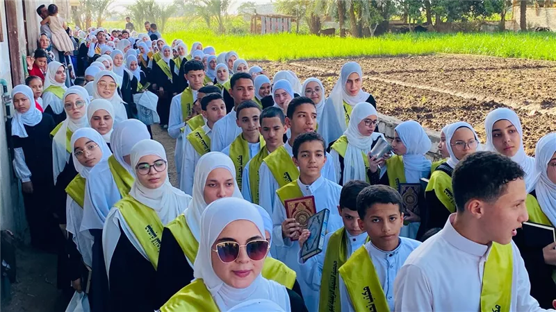 فرحة حاملي كتاب الله.. مسيرة حاشدة احتفالًا بحفظة كتاب الله في المنيا