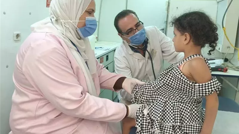 خلال 8 قوافل علاجية.. صحة المنيا تقدم 18 ألف خدمة مجانية لـ7890 مواطنًا