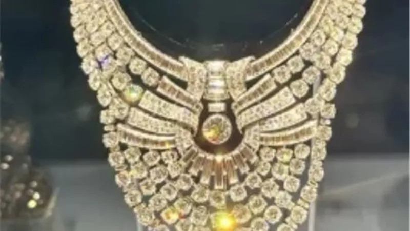 مرصع بـ673 ماسة.. عقد الملكة نازلي يدخل قاعدة «الإنتربول» للأعمال الفنية المسروقة