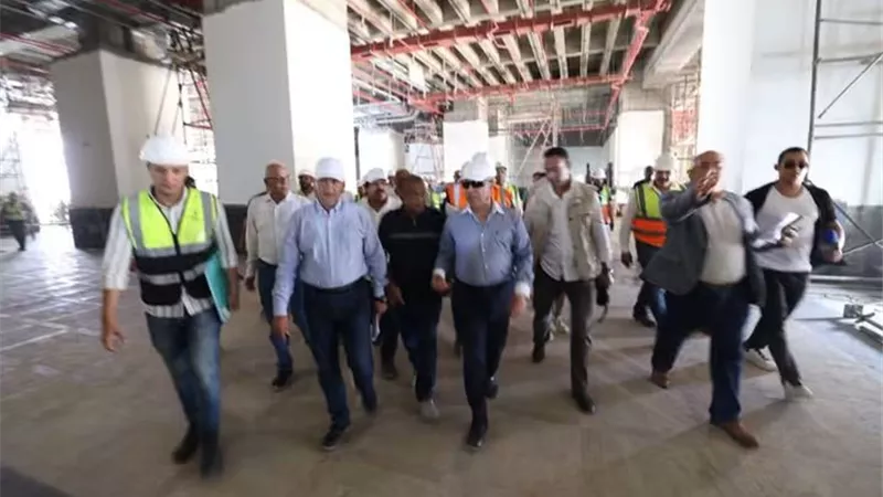من السخنة للعاصمة الجديدة.. وزير النقل يتابع مستجدات تنفيذ الخط الأول لشبكة القطار الكهربائي السريع