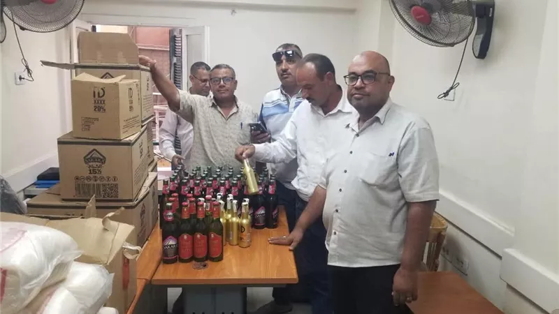 ضبط 2.5 طن سماد مدعم وسلع متنوعة قبل بيعها بالسوق السوداء بالمنيا