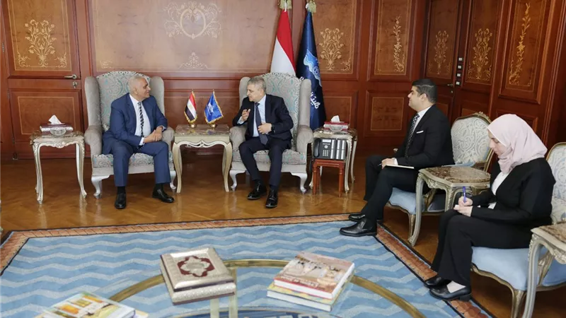 أسامة ربيع يبحث سبل التعاون مع السفير المصري ببنما