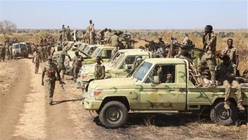 زلزال داخل الدعم السريع.. 200 مقاتل ينشقون وينضمون للجيش السوداني وقائد استخبارات يلحق بهم