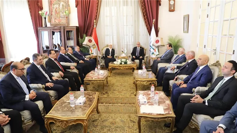رئيس النيابة الإدارية تهنئ المستشار محمود أبو الدهب بتوليه مهام منصبه الجديد 