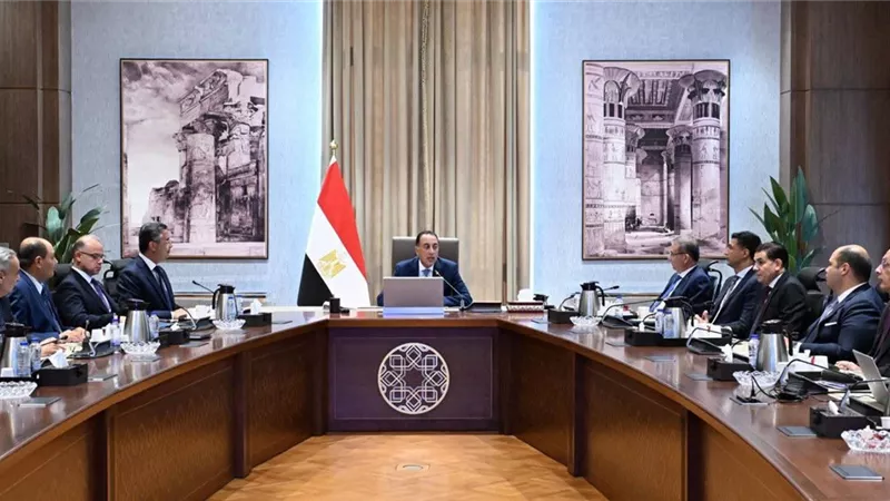 تنفيذًا لتكليفات السيسي.. رئيس الوزراء يتابع جهود توافر السلع وضبط حركة الأسواق