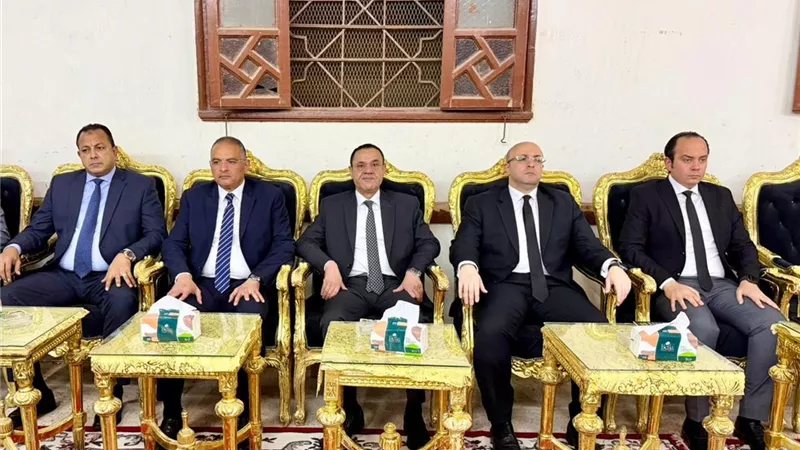 عزاء الرائد زياد عبد الحليم.. حضور لافت لقيادات الداخلية والفيوم بمسجد ناصر