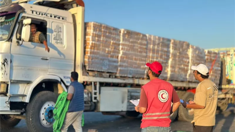 «زاد العزة» تواصل دعم غزة.. قافلة مساعدات مصرية جديدة تتجاوز 3,750 طنًا