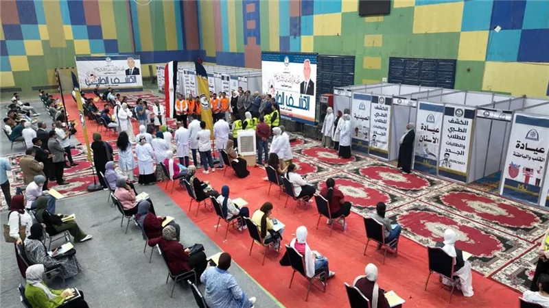 رئيس جامعة المنيا يتفقد انطلاق الكشف الطبي للطلاب الجدد بكليتي الطب والصيدلة