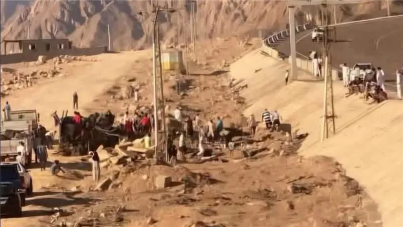 راح ضحيته 17 شخصًا.. تفاصيل حادث انقلاب أتوبيس على طريق دهب – نويبع