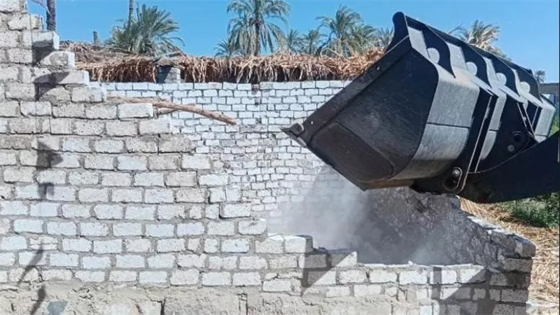 إزالة 80 تعديًا على أملاك الدولة والأراضي الزراعية وحرم الترع والمصارف بالبحيرة
